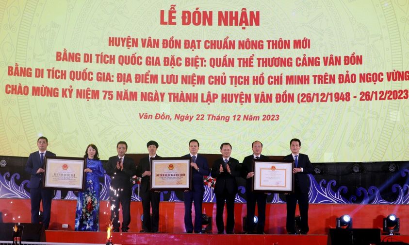 Kỷ niệm 75 năm thành lập huyện Vân Đồn