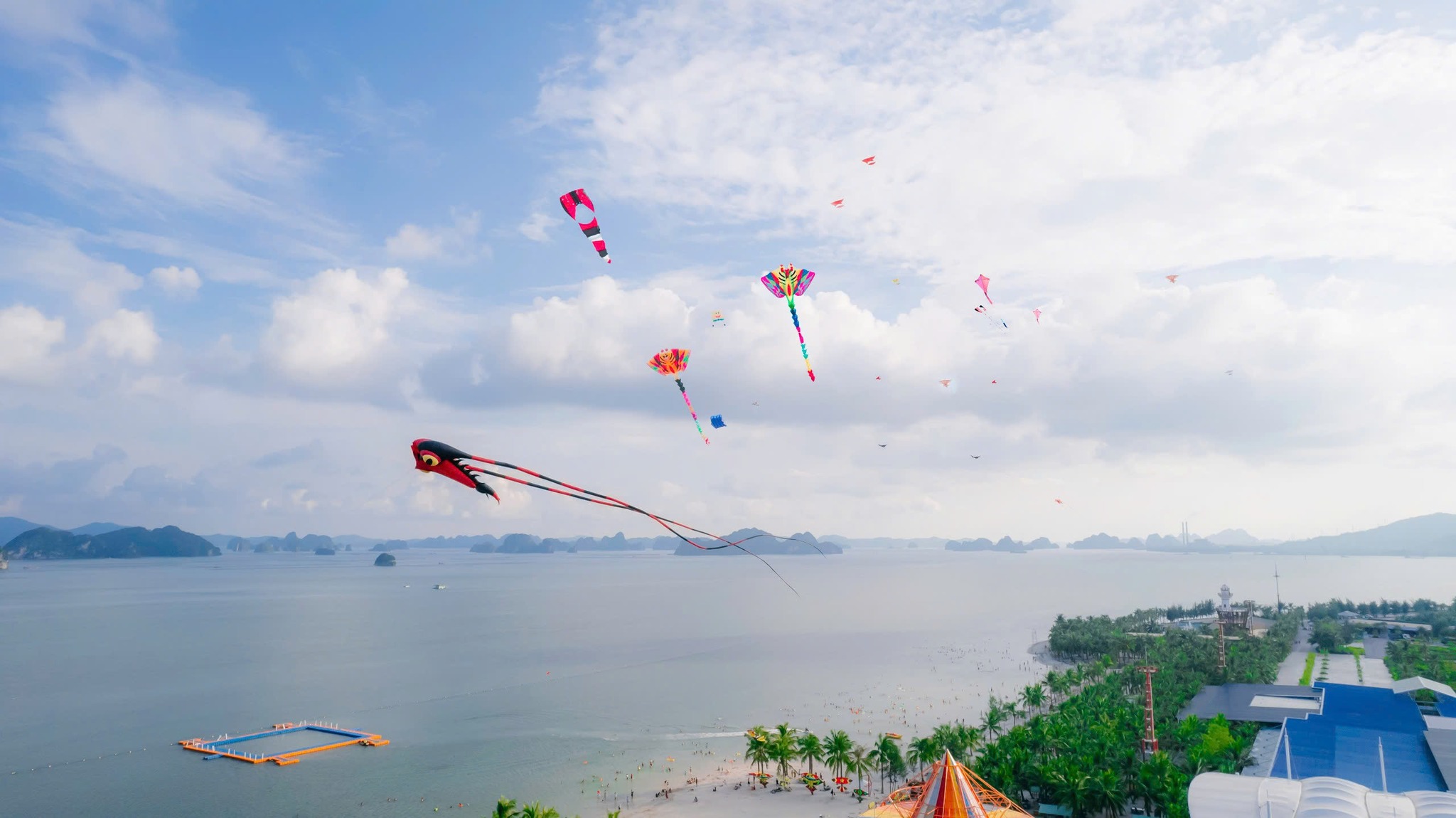 Lễ hội thả diều Phương Đông Vân Đồn