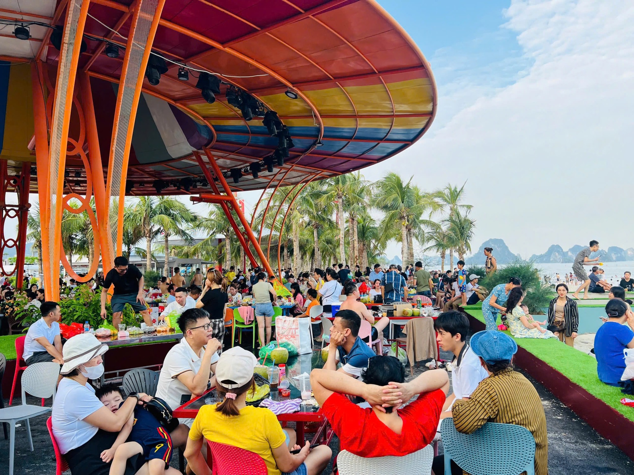 Phương Đông Vân Đồn đón sóng du khách dịp lễ 30/4 – 1/5/2025 với diện mạo mới bứt phá