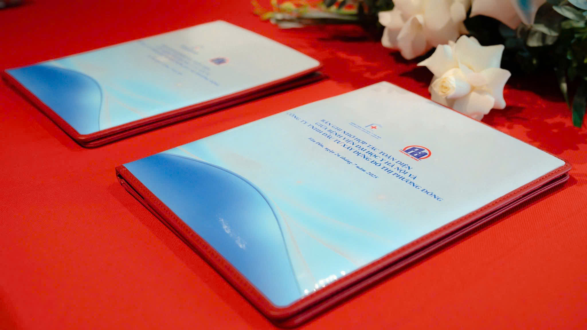 Ký kết hợp tác giữa đại học Y và CĐT Phương Đông