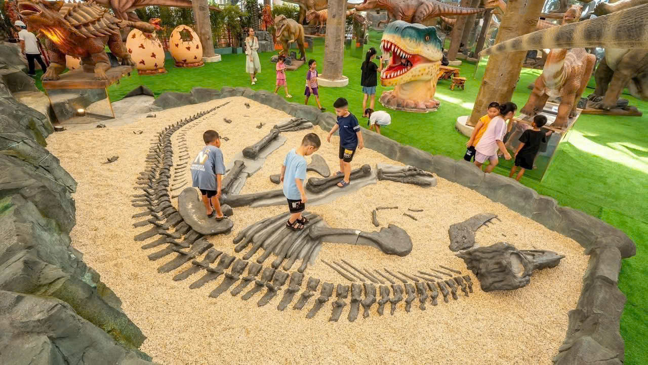 Khai trương công viên khủng long Phương Đông Vân Đồn