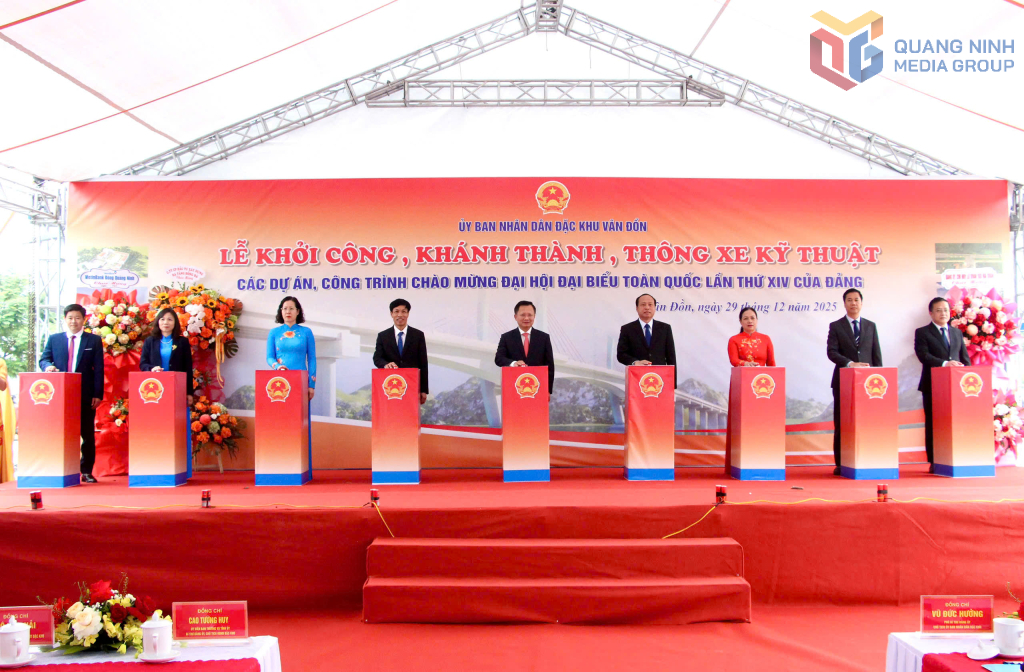 Hạ tầng đặc khu Vân Đồn đột phá với 15 dự án trọng điểm khởi công và khánh thành