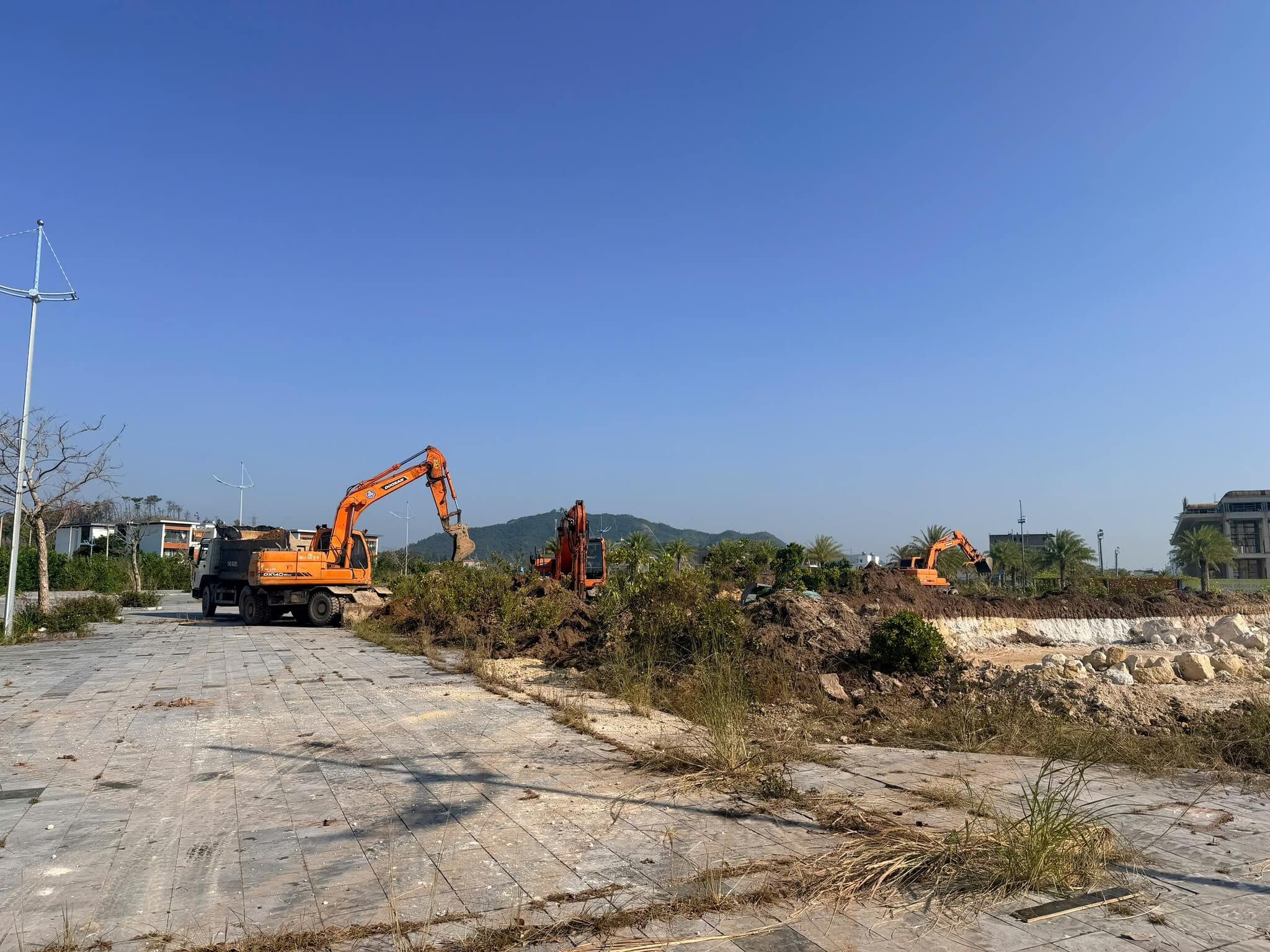 Phương Đông San Lấp Mặt Bằng chuẩn bị bán căn hộ Biển