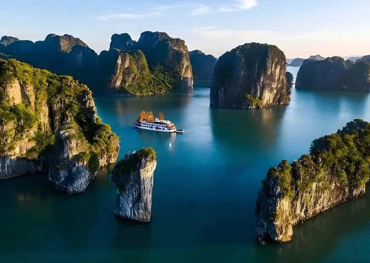 Vịnh Bái Tử Long top 3 châu á