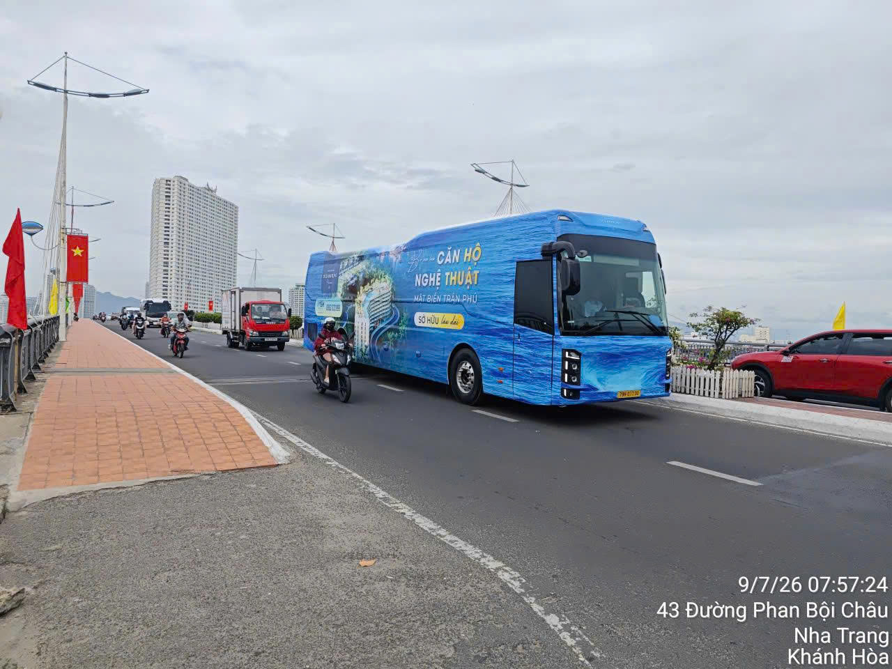 Roadshow Anh Nguyen Oceanfront Horizon