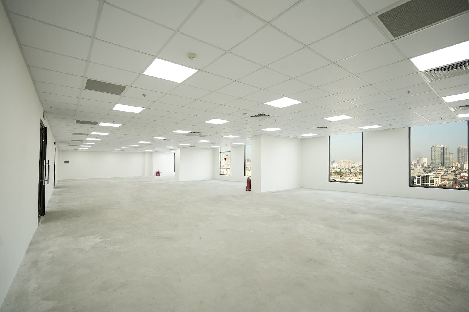 Bàn giao cơ bản ô sàn văn phòng Rox Tower 136 Hồ Tùng Mậu