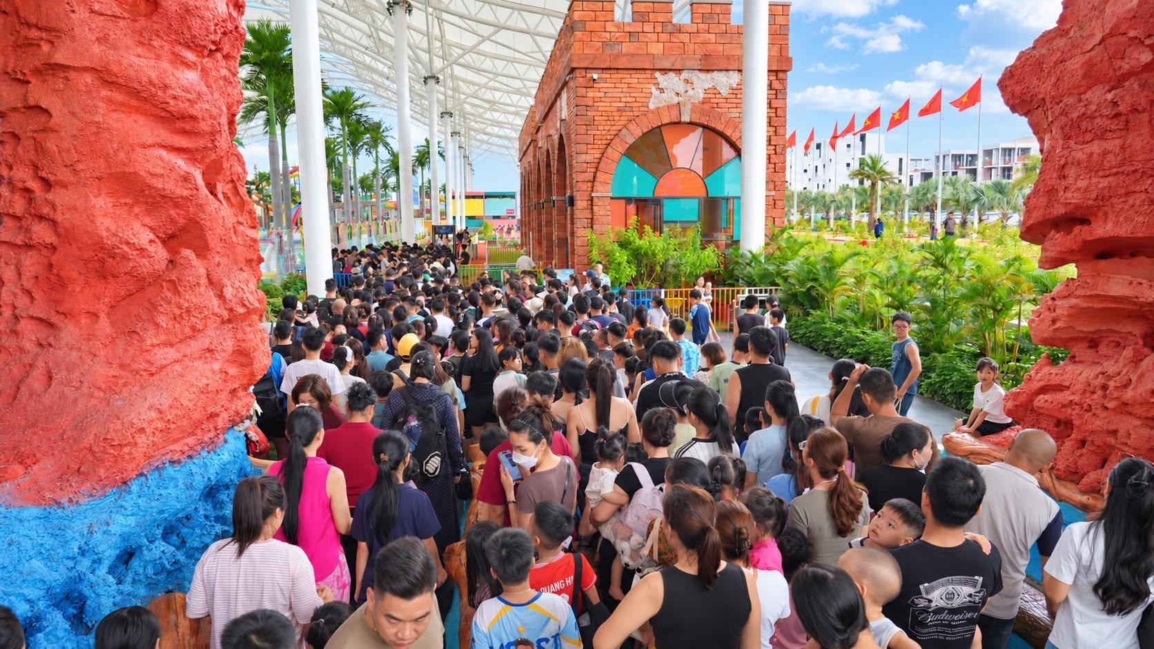 Nhà bóng tại khu vui chơi BIBOY WORLD Phương Đông Vân Đồn