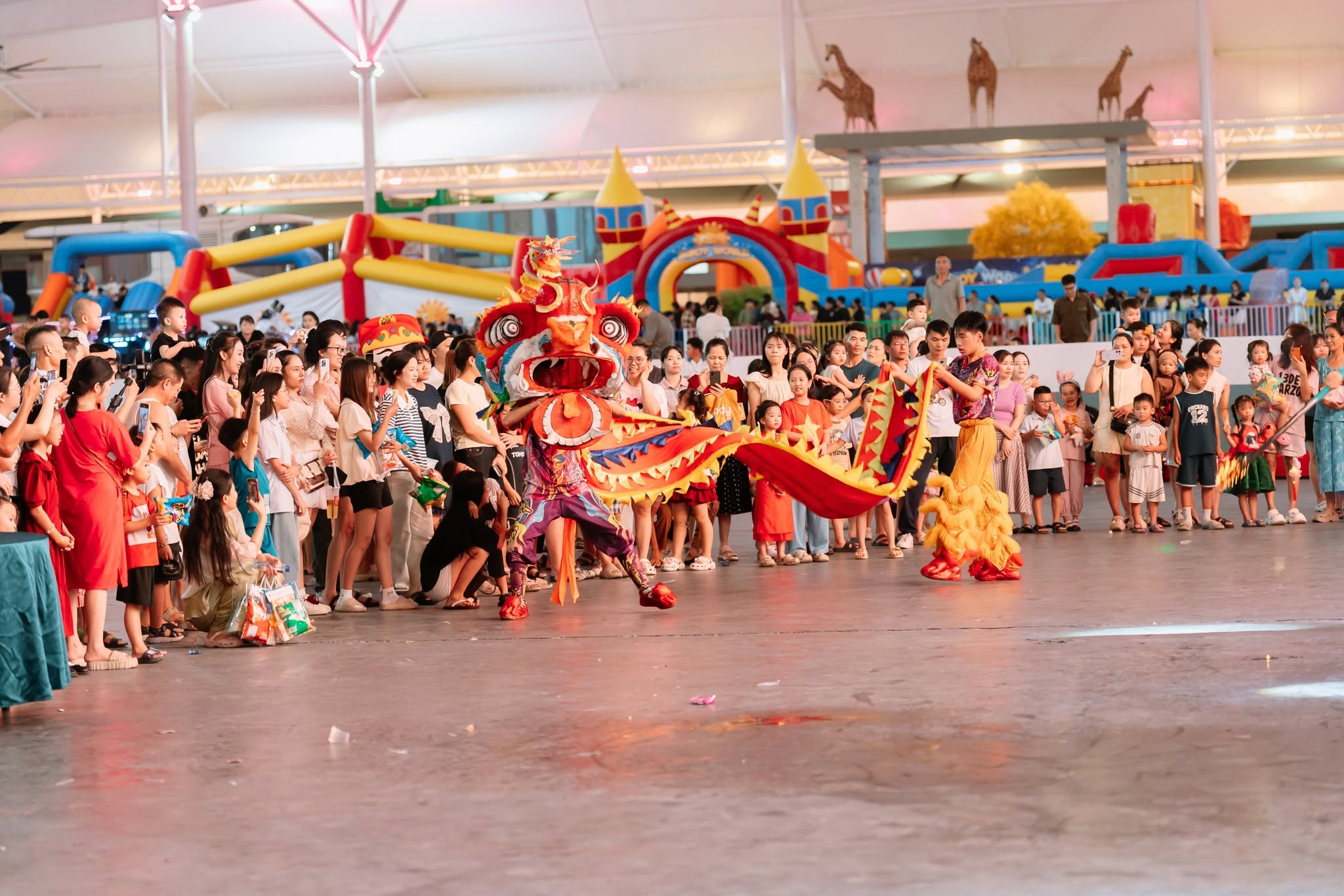 Hình ảnh trung thu tại công viên Biboy World Phương Đông Vân Đồn