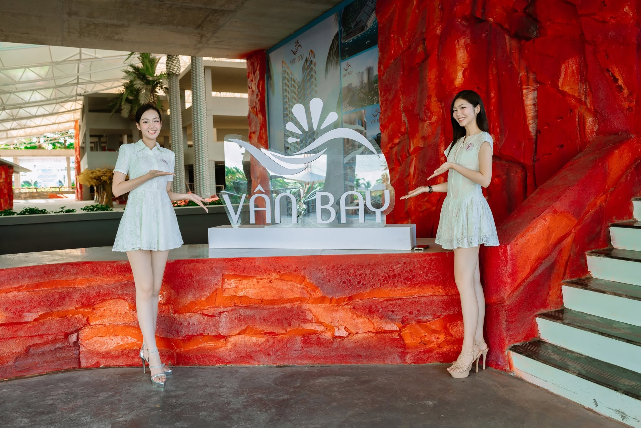 Hình ảnh các hoa hậu chụp tại căn hộ mẫu Vân Bay Vân Đồn